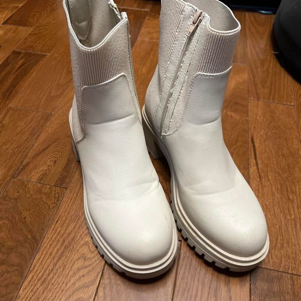 Women combat boots